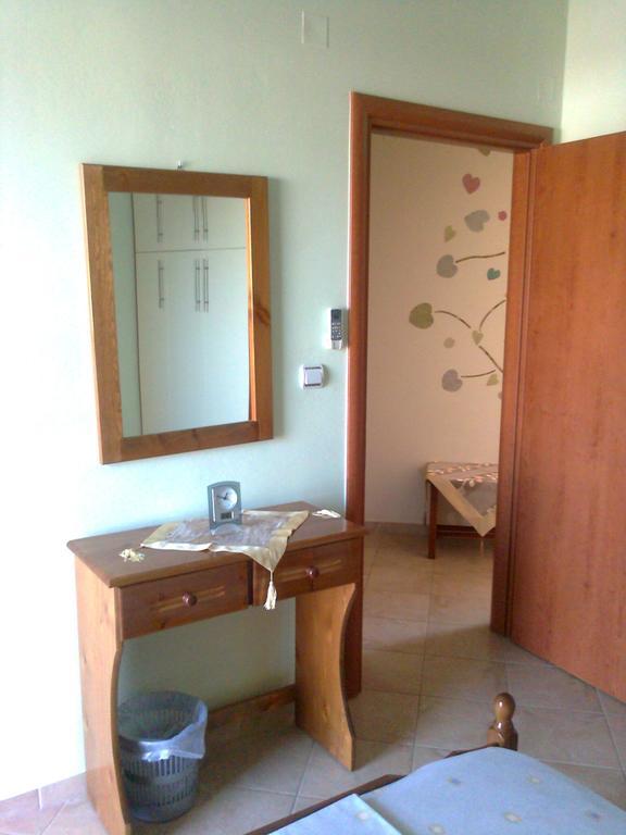 Argoliki Thalassa Míloi Quarto foto